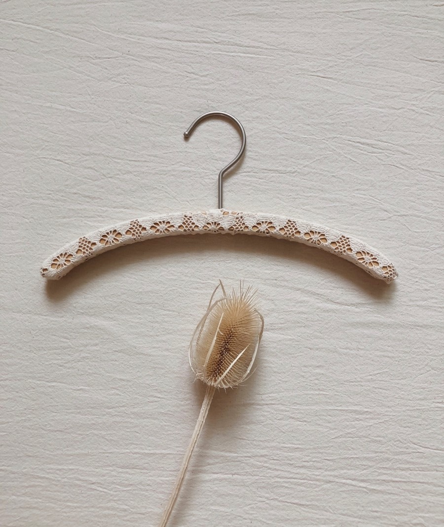 Lace clothes hanger